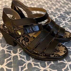 Fly London Black Patent Leather Chunky Strappy Sandals Size 37 7